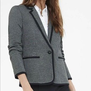 Gorgeous blazer for Fall work weather